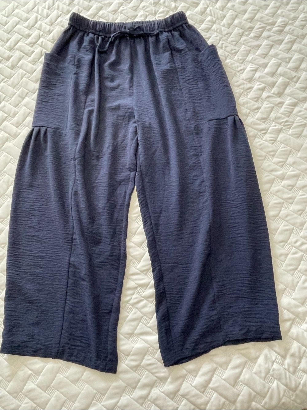 Woman’s Navy Wide-Leg Knit Pull-On Pants